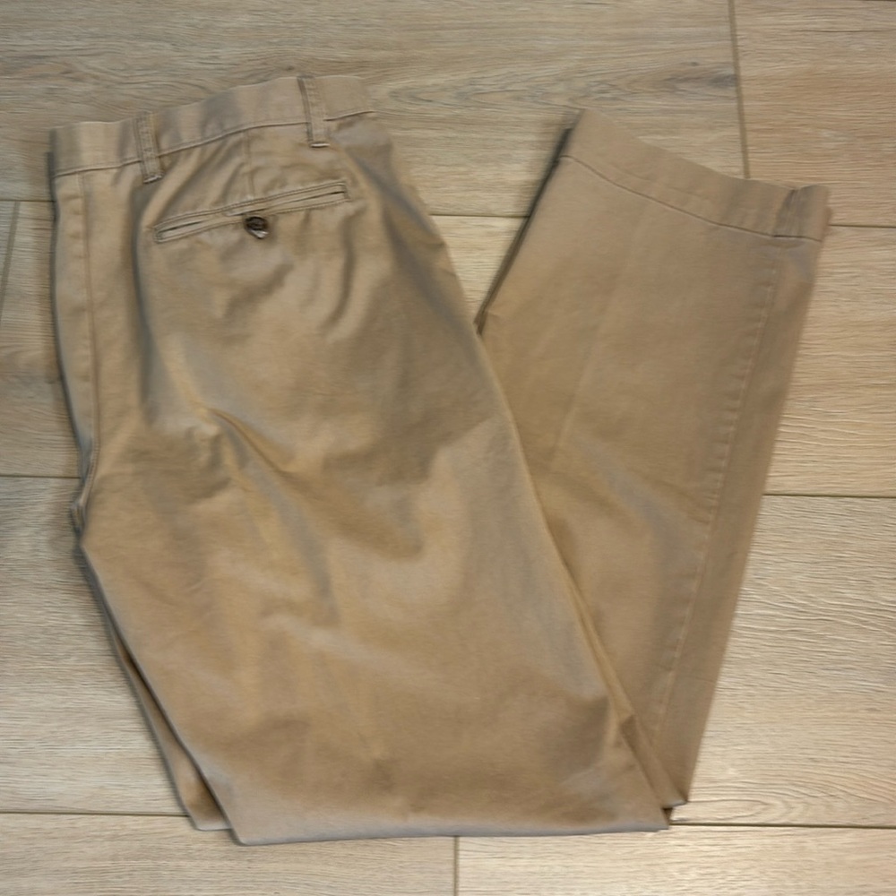 GAP Khakis Mens Classic Straight Fit Pants (36x34)